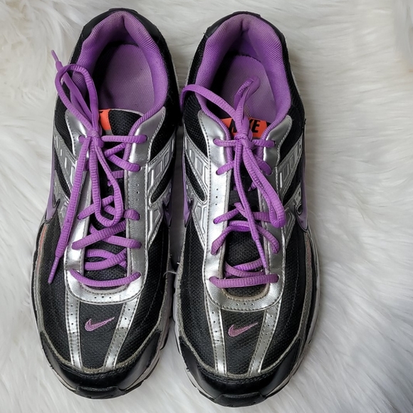 Nike Shoes - Nike sneakers